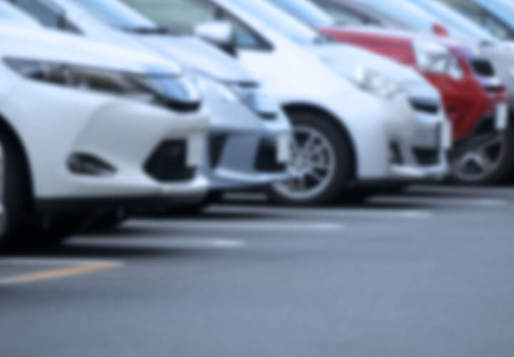 アクセスしやすい好立地駐車場12台完備