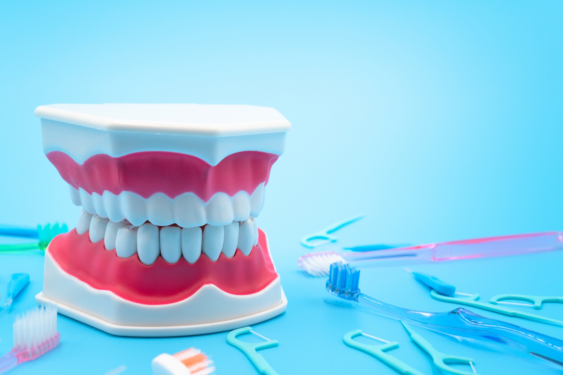 歯医者に通うだけでは歯周病は治らない？ 私たちが「歯磨き指導」に全力を注ぐ本当の理由