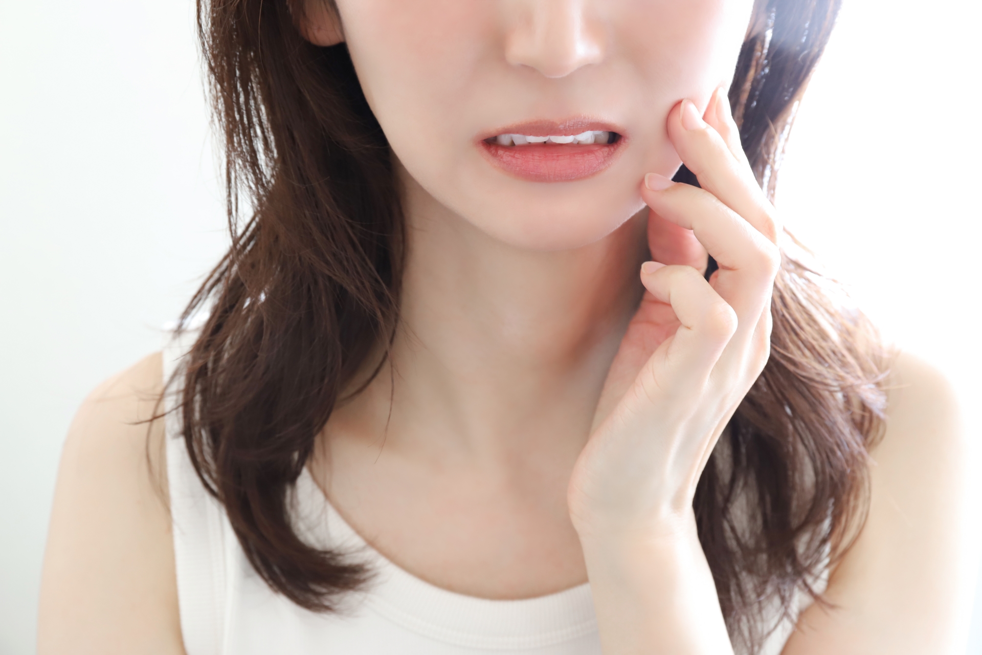 なぜ、定期検診に通っていても歯が割れるのか？「噛む力」から歯を守るためのボトックス治療という選択肢